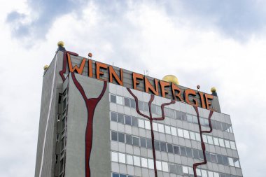Viyana, Avusturya, 17 Temmuz 2023: Yenilikçi Isıtma Tesisi: Spittelau İlçesinin Sürdürülebilir Simgesi, Friedensreich - Enerji Hizmet Merkezi Spittelau.