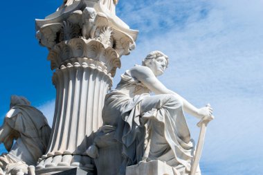 Viyana, Avusturya 31 Ağustos 2023. Pallas Athena Brunnen: Athena 'nın Bilgeliği, Avusturya Parlamentosu dışındaki Görkemli Çeşme.