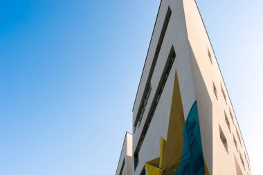 Viyana, Avusturya 11 Eylül 2023: Spittelau Viyana Konutları - Zaha Hadid Viyana 'nın viyana viyaoluğunu yeniden canlandırdı, iç içe geçen daireler, ofisler ve stüdyolar, olağanüstü tasarım yoluyla kentsel yaşamı yeniden tanımladı.