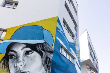 Viyana, Avusturya 11 Eylül 2023: Spittelau Viyana Konutları - Zaha Hadid Viyana 'nın viyana viyaoluğunu yeniden canlandırdı, iç içe geçen daireler, ofisler ve stüdyolar, olağanüstü tasarım yoluyla kentsel yaşamı yeniden tanımladı.