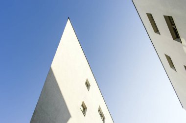 Viyana, Avusturya 11 Eylül 2023: Spittelau Viyana Konutları - Zaha Hadid Viyana 'nın viyana viyaoluğunu yeniden canlandırdı, iç içe geçen daireler, ofisler ve stüdyolar, olağanüstü tasarım yoluyla kentsel yaşamı yeniden tanımladı.