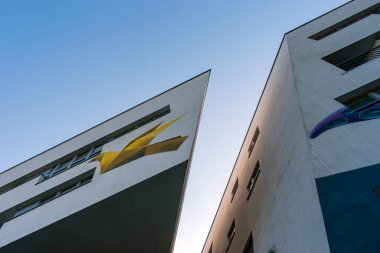 Viyana, Avusturya 11 Eylül 2023: Spittelau Viyana Konutları - Zaha Hadid Viyana 'nın viyana viyaoluğunu yeniden canlandırdı, iç içe geçen daireler, ofisler ve stüdyolar, olağanüstü tasarım yoluyla kentsel yaşamı yeniden tanımladı.