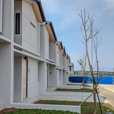 Kentsel yaşam alanlarının modern tasarımı, yan bahçeleri yapım aşamasında, yeni gelişmeler