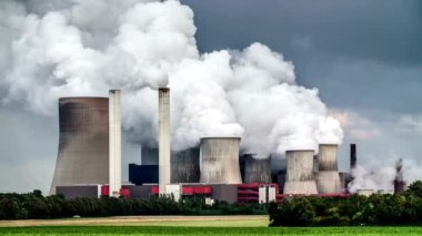 Nükleer enerji santrali baca bacaları baca dumanı çevresel kirleticiler fabrika boruları baca dumanı