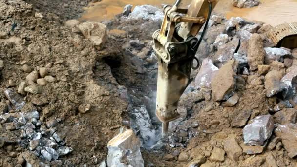 Close Digger Rock Breaker Excavator Excavator Working Loading Dust Sand — Stock Video