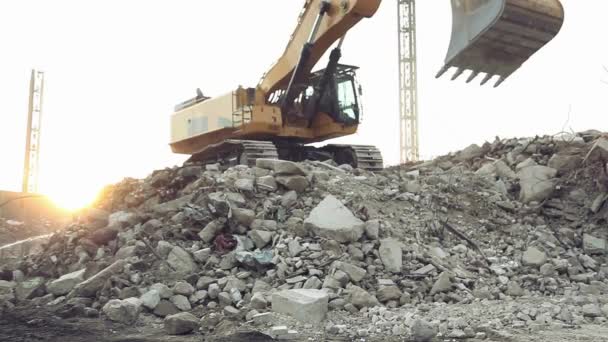 Bagger Auf Baustelle Baggert Sand Und Material Nahaufnahme — Stockvideo