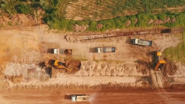 Top View Excavator Ásás Fel Földi Bányászat Nyitott Akna Antenna — Stock videók
