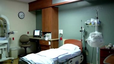 Hasta ve steril hastalar için hastane odası. 4K HD.