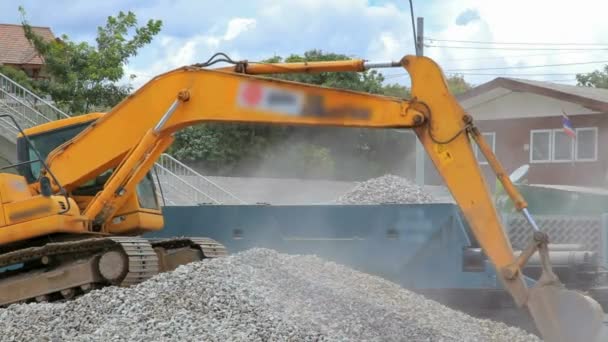 Close Digger Excavator Excavator Working Loading Dust Sand Material Rock — Stock Video