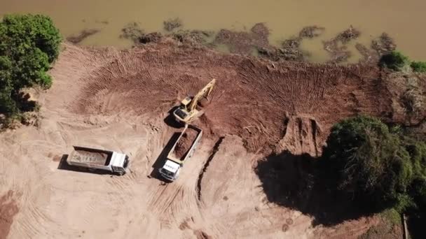 Excavatrice Camion Bâtiment Industriel Site Constriction Vue Supérieure Drone Aérien — Video
