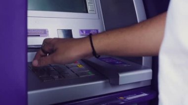 Adam el giriş şifresi veya ATM şifresi, banka makinası güvenlik klavye bankası finans güvenliği