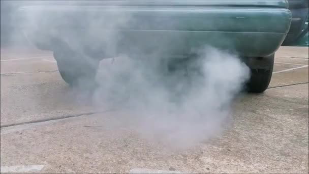 汽车排气管的污染汽车废气运输行业的污染 — 图库视频影像