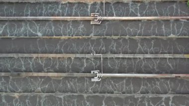 Atık su arıtma tesisinde havadan görünüm netleştirici, geri dönüşümlü katı tortu temiz tank