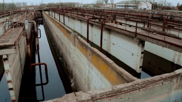 Пруд Очистки Сточных Вод Промышленном Предприятии Седиментация Воды — стоковое видео