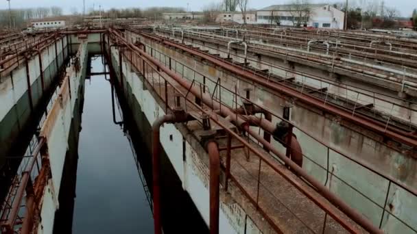 采用曝气工艺处理废水的水箱 室外清水设施 — 图库视频影像