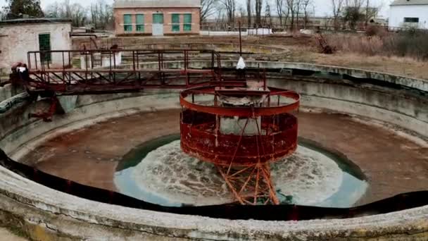 Lagoa Tratamento Águas Residuais Numa Instalação Industrial Processo Água Sedimentação — Vídeo de Stock