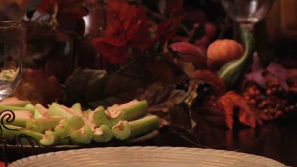 Família Ação Graças Jantar Mesa Festiva Com Comida Deliciosa Refeição — Vídeo de Stock