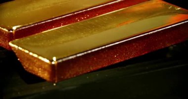 Yığılmış altın külçelerinin 3D animasyonu 4k külçe altın külçe hazine Ingot lüks finans malları ticareti,