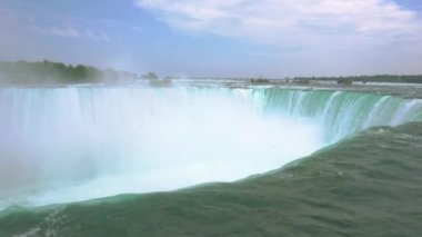 Su seyahati Kanada turizmi tatil nehri uluslararası şelale manzarası doğa turizm turistik gezi Kanada manzarası