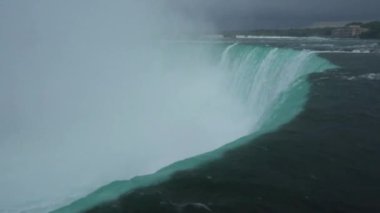 Niagara Şelalesi Ontario Hava Aracı 4K 'daki güzel manzara suyu Kanada' ya düştü.