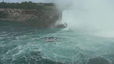 Niagara Şelalesi Ontario Hava Aracı 4K 'daki güzel manzara suyu Kanada' ya düştü.