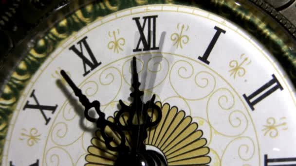 Primer Plano Vendimia Reloj Marcando Película Cinemática Concepto Antiguo Reloj — Vídeos de Stock