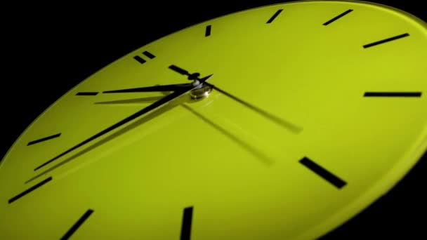 タイムラプス時計ウォーキングの4K Ultrahdの閉鎖タイムラプスは 高速時計回りの概念時間の時計を移動 — ストック動画