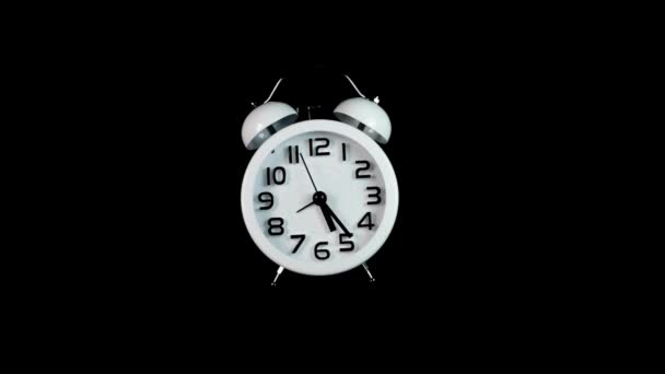 Relógio Alarme Branco Executando Tempo Timelapse Passando Cor Fundo Preto — Vídeo de Stock