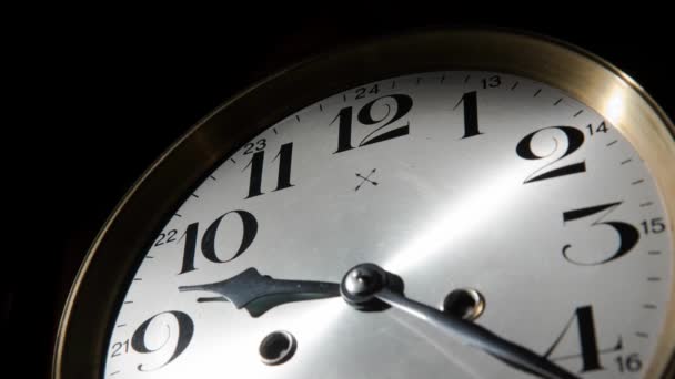Time Lapse Clock Wall Alejar Concepto Flujo Tiempo Flechas Reloj — Vídeos de Stock