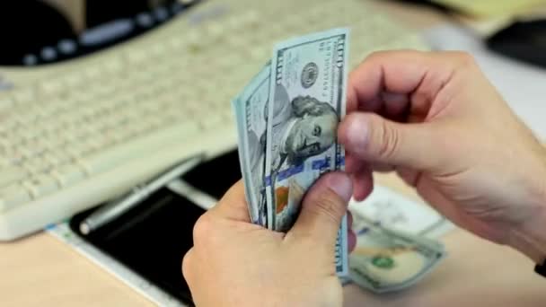 Mannelijke Werknemer Tellen Dollar Cash Salaris Handen Close Close Schot — Stockvideo