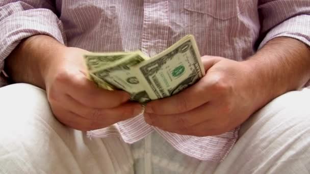 Mannelijke Werknemer Tellen Dollar Cash Salaris Handen Close Close Schot — Stockvideo