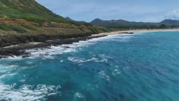 夏威夷海滩海沙天堂无人驾驶飞机航拍海洋俯瞰小岛度假旅游目的地 — 图库视频影像