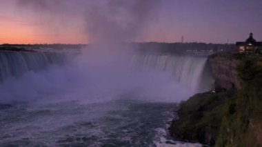 Niagara Şelalesi Muhteşem planlar Akşamları ve Akşamları Büyük Şelale manzarası HD 4k