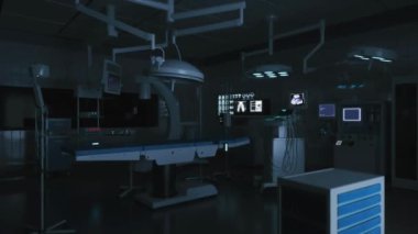 Ameliyathanede insan teşhisi için modern tıbbi robot. Robotik tıp. 3D monitörlü boş steril ameliyathane veya laboratuvar