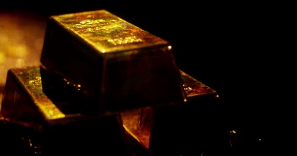 Nahaufnahme Von Feinen Goldbarren Stapelt Luxus Metall Glänzenden Hintergrund Golden — Stockvideo