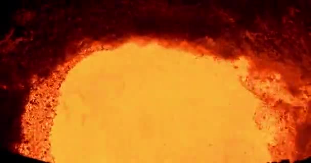 Metallguss Metallurgie Red Hot Magma Textur Gold Glühende Flüssigkeit — Stockvideo
