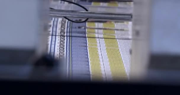 Zeitungsdruck Der Maschinenpresse Moderne Papierdruckerei — Stockvideo