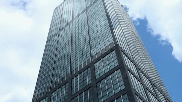 Όμορφη Προοπτική Της Εταιρείας Ουρανοξύστης Φόντο Μπλε Ουρανό Σύννεφο Επιχειρηματικό — Αρχείο Βίντεο