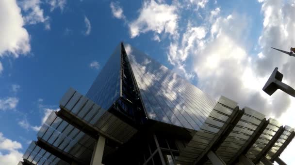 Time Lapse Business Building Felhőkarcolók Kék Égbolt Felhők Mozgása View — Stock videók
