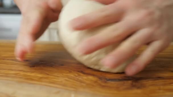 Amasadas Masa Mesa Madera Chef Profesional Fabricante Pan Cocina Concepto — Vídeos de Stock