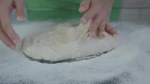 Bäckerei Hände Kneten Teig Für Hausgemachtes Brot Backen Nahaufnahme Gebäck — Stockvideo
