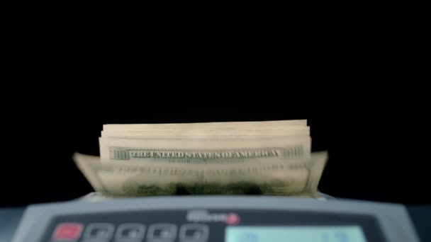 Машина Подсчета Денег Считает 100 Долларов Банкноты Проходящие Через Машину — стоковое видео