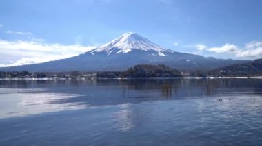 Fuji Dağı ve güzel Kawaguchiko Gölü Yansıma Dağı su sahnesi japan seyahat güzergahı doğa silüeti HD 4k