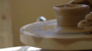 Çömlekçi atölyesinden el yapımı geleneksel HD tatminkar seramik kavanoz ya da klin üretimi