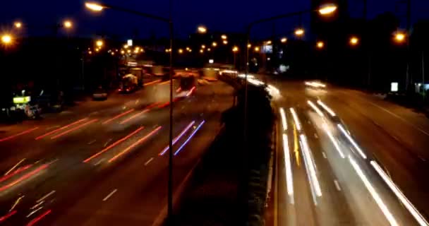 Time Lapse Ruchu Samochodowego Osób Przejeżdżających Przez Ulicę Nocy Koncepcja — Wideo stockowe