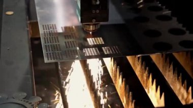 CNC lazer kesimi metal, modern endüstriyel teknoloji. Alan endüstrisi teknolojisinin yakın çekim derinliği