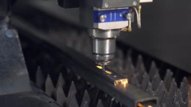 Modern Teknolojik Cnc Metalik Ironwork Güç Kesme Lazer Kesme Çekimi