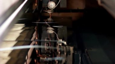 Modern Teknolojik Cnc Kesici Güç Eylemi. Metalik Ağır Sanayi. Metal Lazer Yakın plan Çekimi