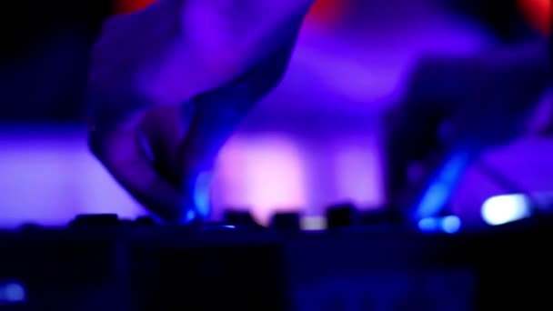 Mixer Controller Componendo Mix Dondolando Festa Nightclub Concetto Vita Notturna — Video Stock