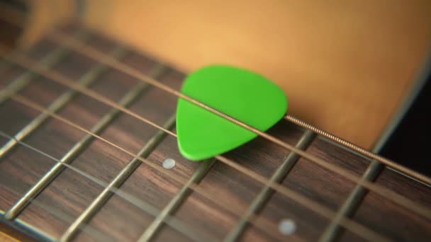 Close Music Guitars Strings Neck Musics Entertainment Art Acoustic Guitar — Vídeos de Stock